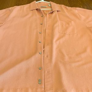 slightly used mens shirt. 73% Raylon and 27% Polyester